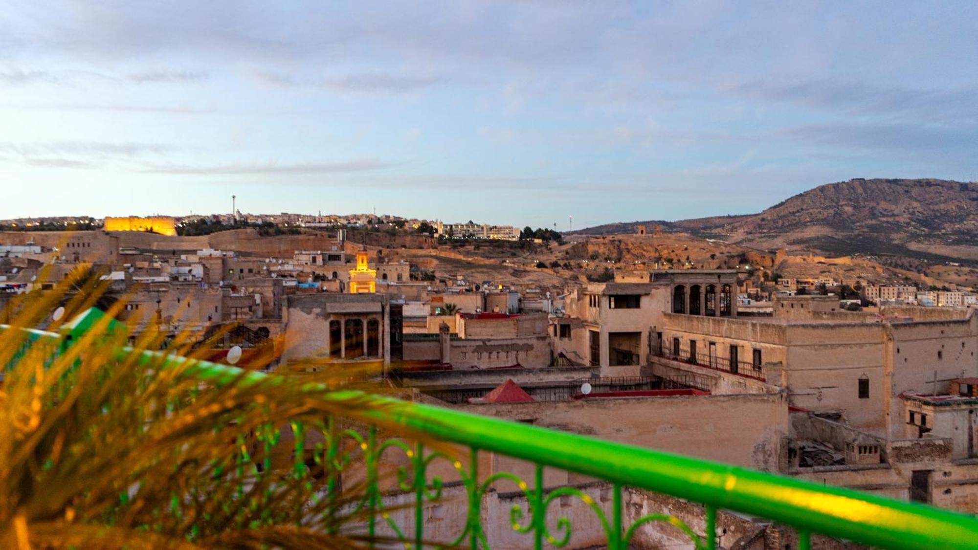 Riad Dar El Ouedghiri Fes Exterior photo