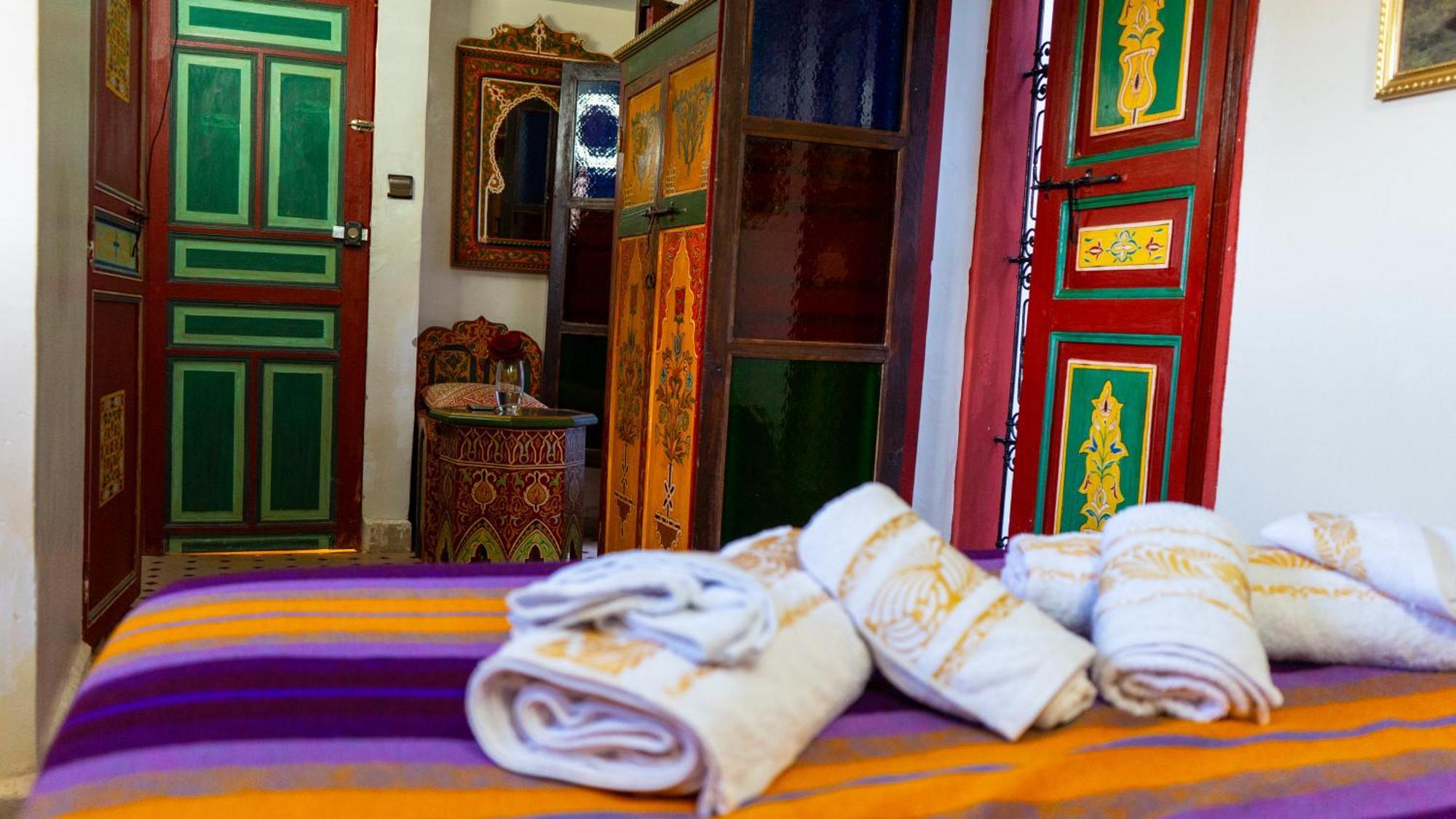 Riad Dar El Ouedghiri Fes Exterior photo