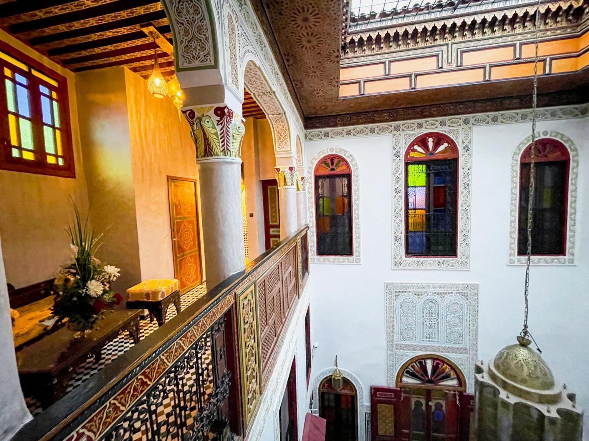 Riad Dar El Ouedghiri Fes Exterior photo